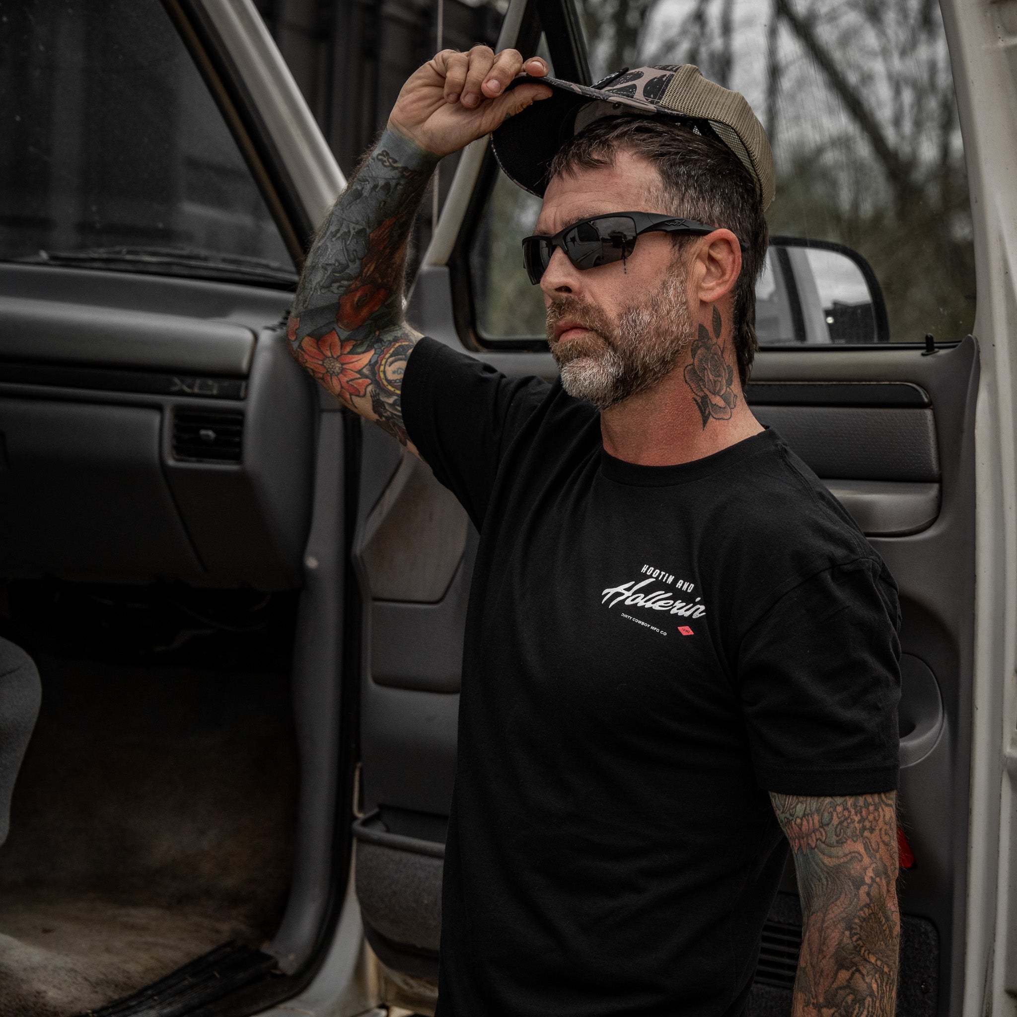 Hootin And Hollerin Men's T-Shirt