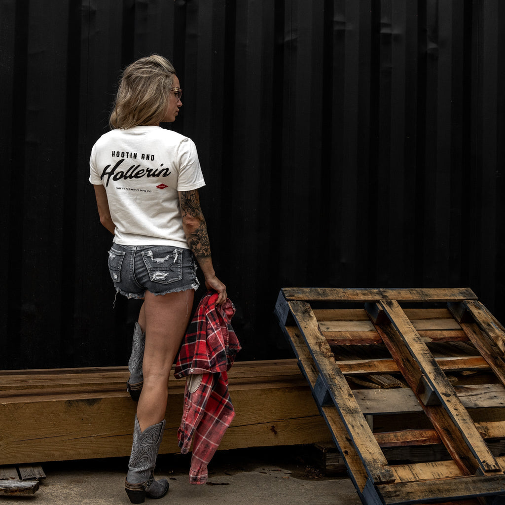 Hootin And Hollerin' Women's Cropped T-Shirt