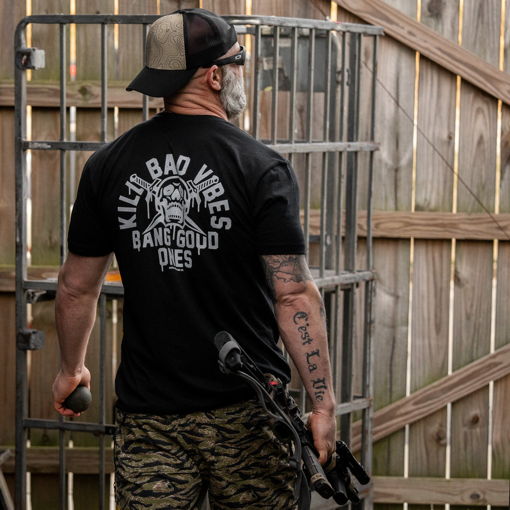 Kill Bad Vibes. Bang Good Ones Skull Men's T-Shirt