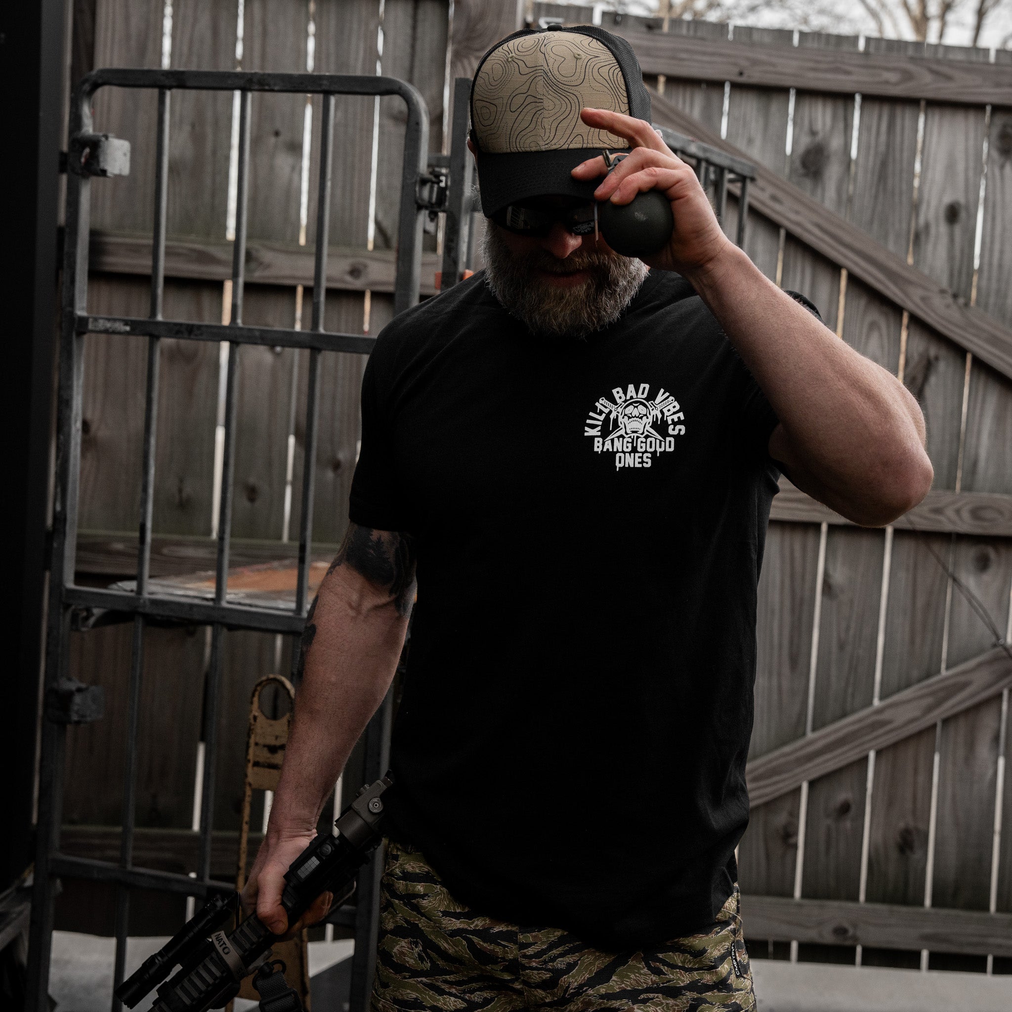 Kill Bad Vibes. Bang Good Ones Skull Men's T-Shirt